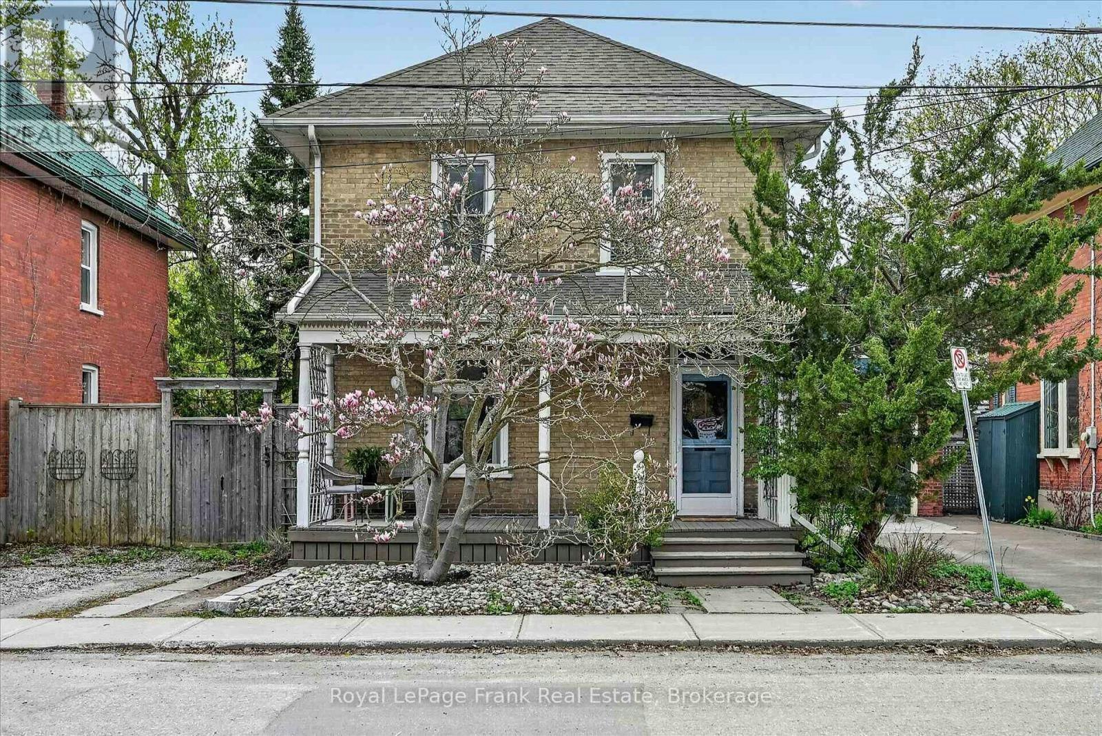 273 William Street, Peterborough, ON, K9J 5E5