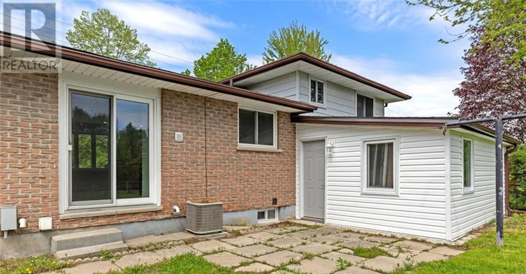 353 Dominion Street, Strathroy, ON, N7G 3G9 - 34