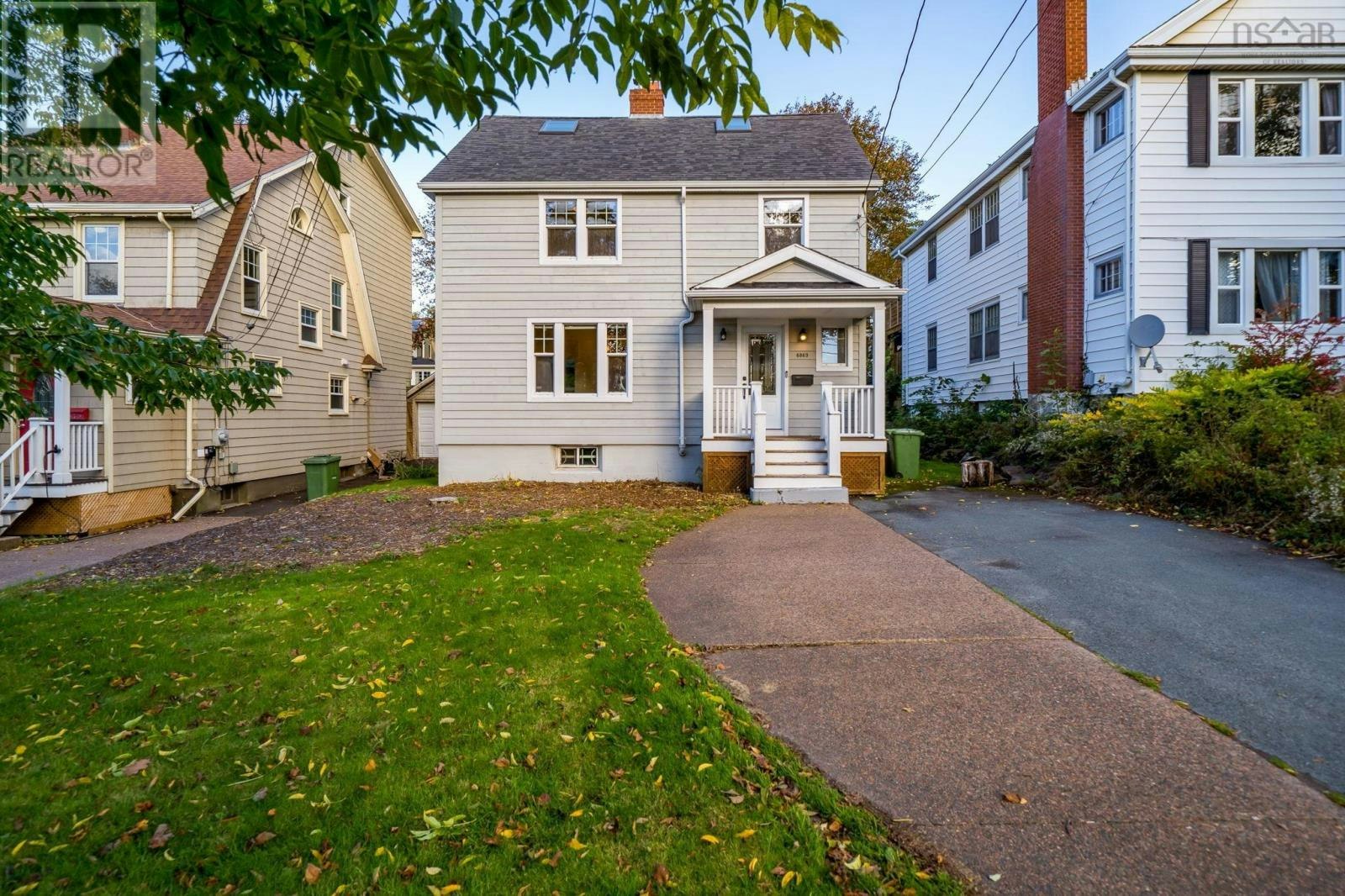 6869 Quinpool Road, Halifax, NS, B3L 1C5