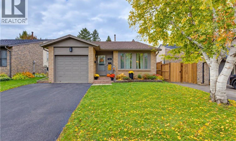 102 Toynbee Crescent