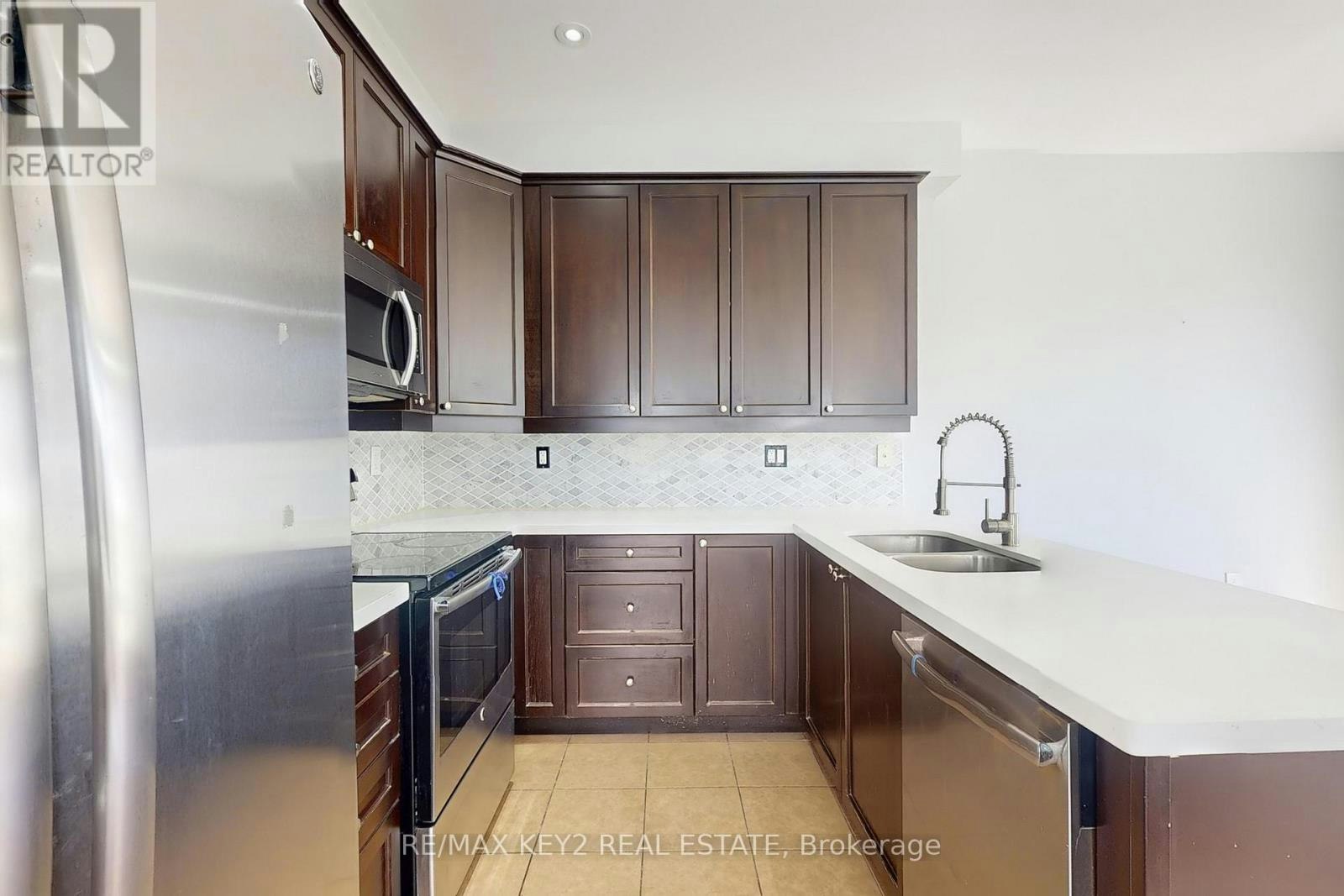 MAIN-1751 Hayden Lane, Pickering, ON, L1X 0A9 - 11