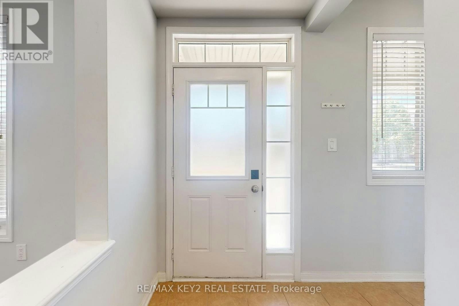 MAIN-1751 Hayden Lane, Pickering, ON, L1X 0A9 - 4