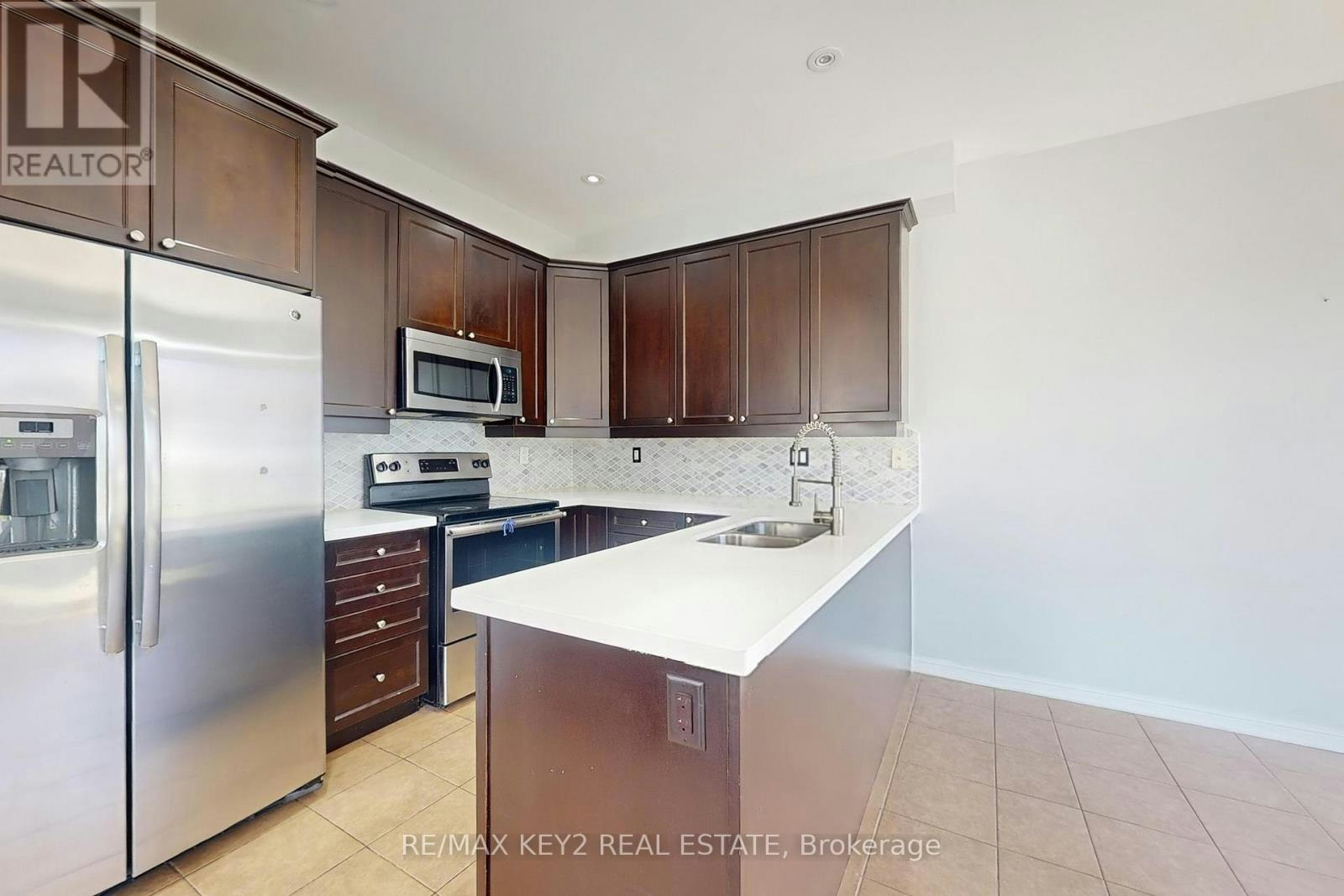 MAIN-1751 Hayden Lane, Pickering, ON, L1X 0A9 - 10