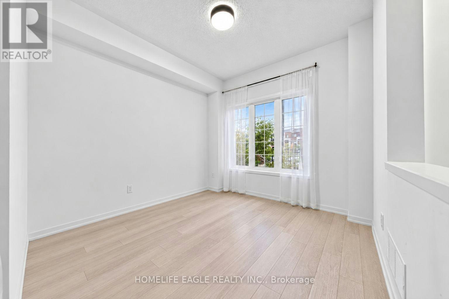 215 Harding Park Street, Newmarket, ON, L3Y 0E3 - 7