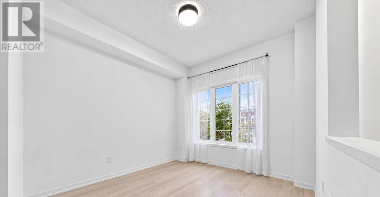 215 Harding Park Street, Newmarket, ON, L3Y 0E3 - 7