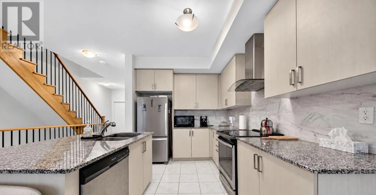 215 Harding Park Street, Newmarket, ON, L3Y 0E3 - 5