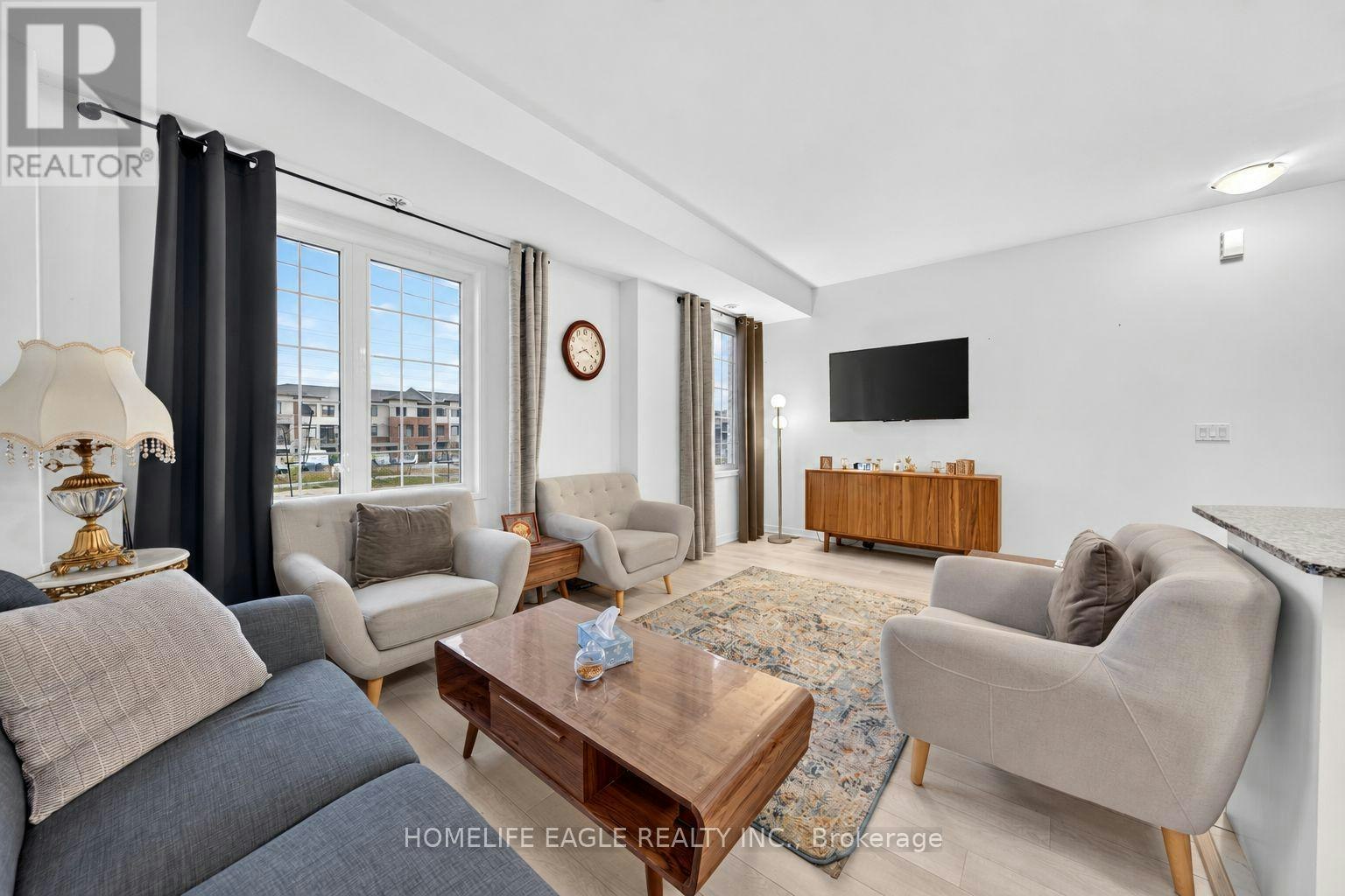 215 Harding Park Street, Newmarket, ON, L3Y 0E3 - 4