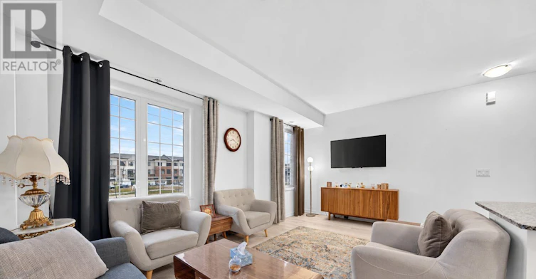 215 Harding Park Street, Newmarket, ON, L3Y 0E3 - 4