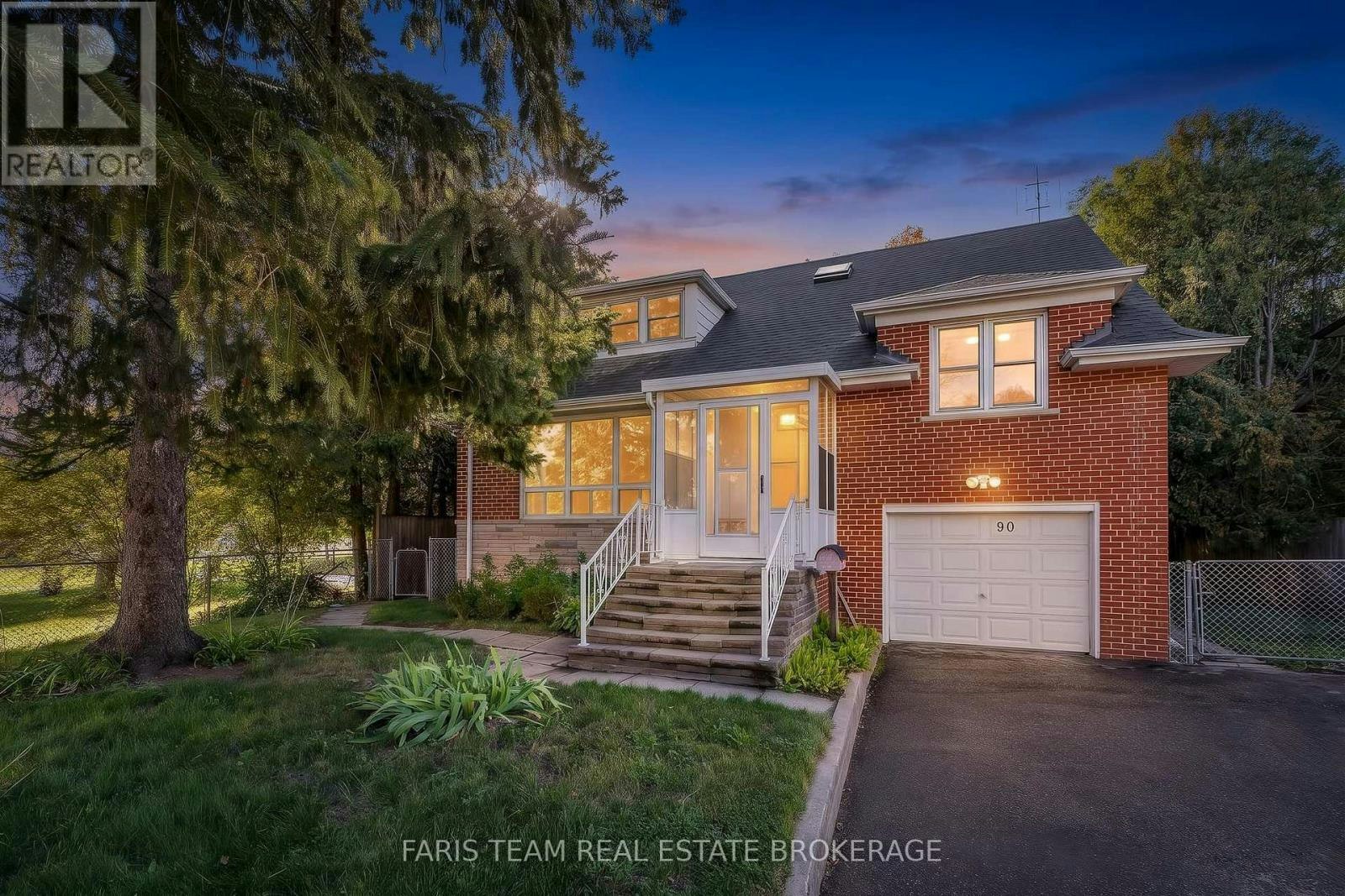 90 Bedford Park Avenue, Richmond Hill, ON, L4C 2N8