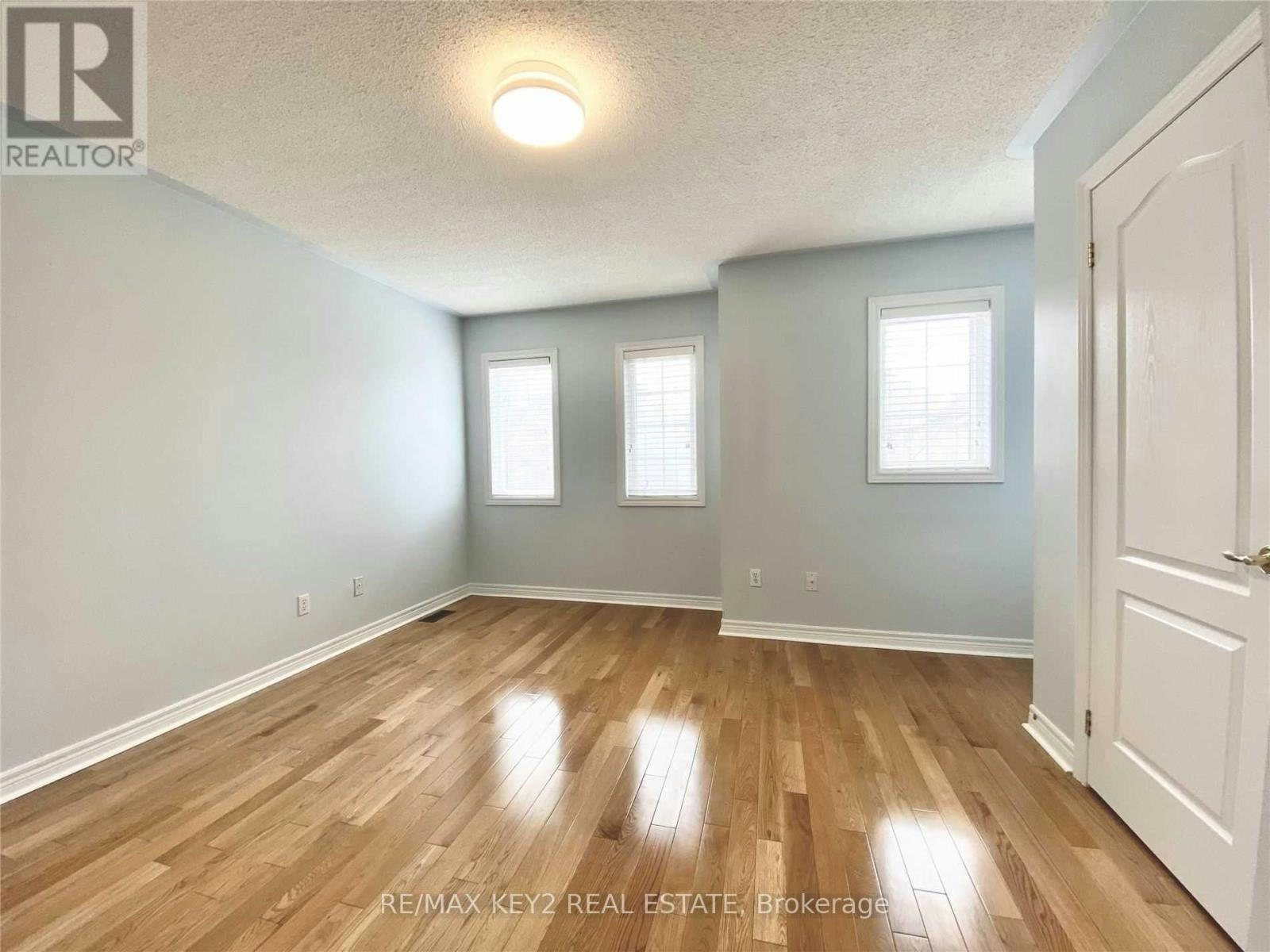 5 Navarre Street, Richmond Hill, ON, L4B 4H3 - 8