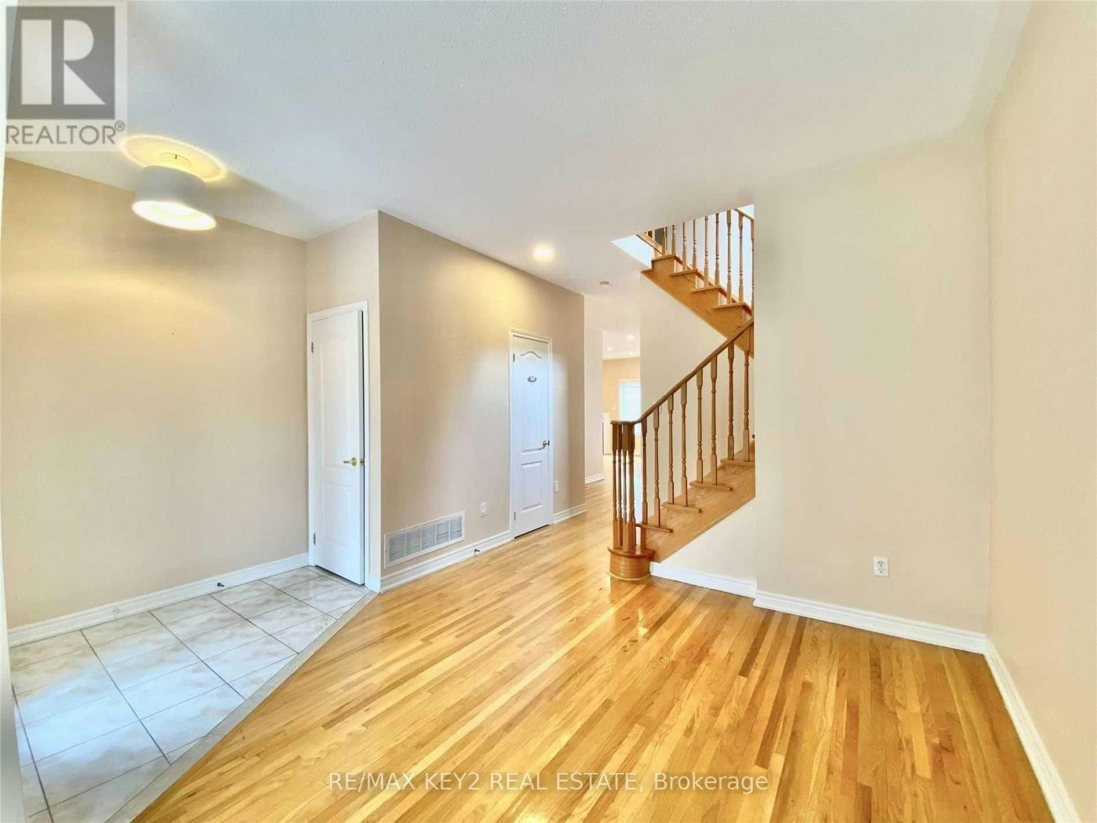 5 Navarre Street, Richmond Hill, ON, L4B 4H3 - 6