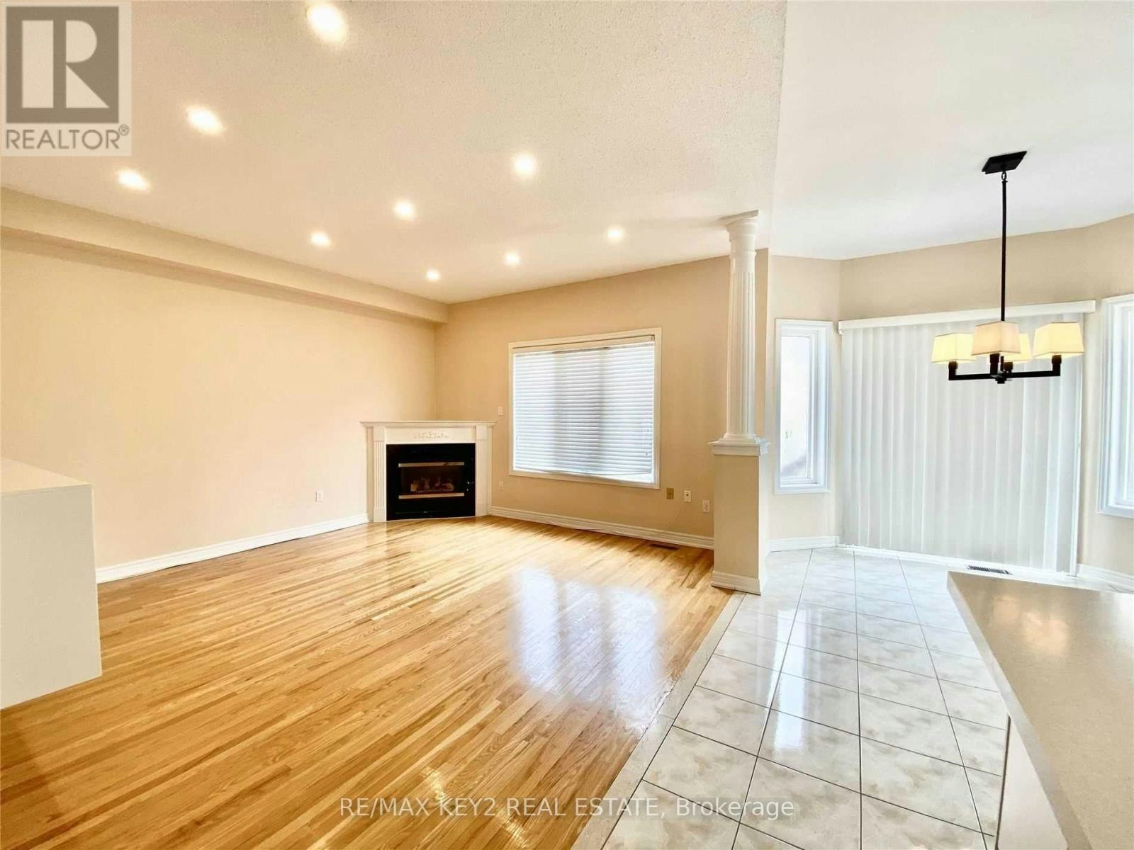 5 Navarre Street, Richmond Hill, ON, L4B 4H3 - 4