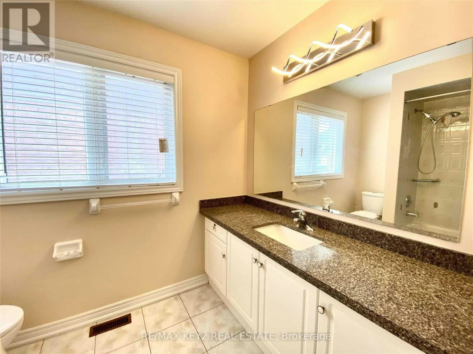 5 Navarre Street, Richmond Hill, ON, L4B 4H3 - 17