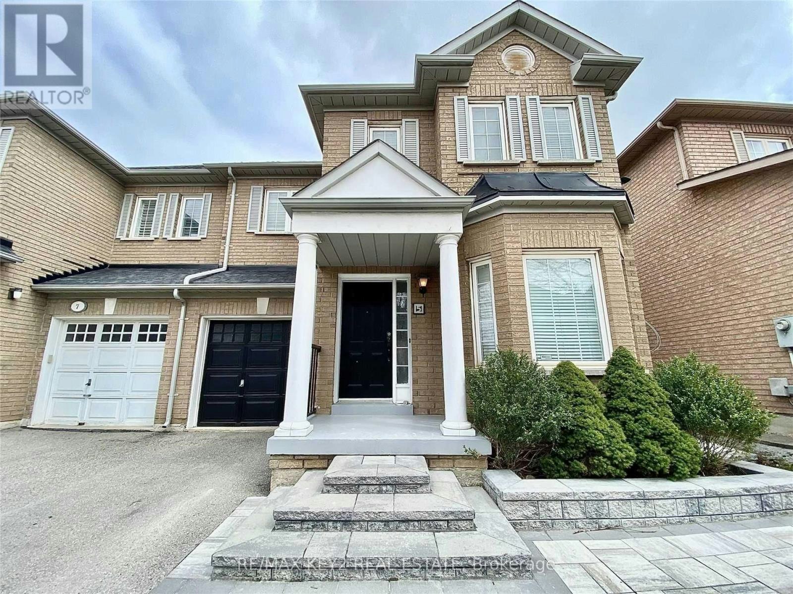 5 Navarre Street, Richmond Hill, ON, L4B 4H3
