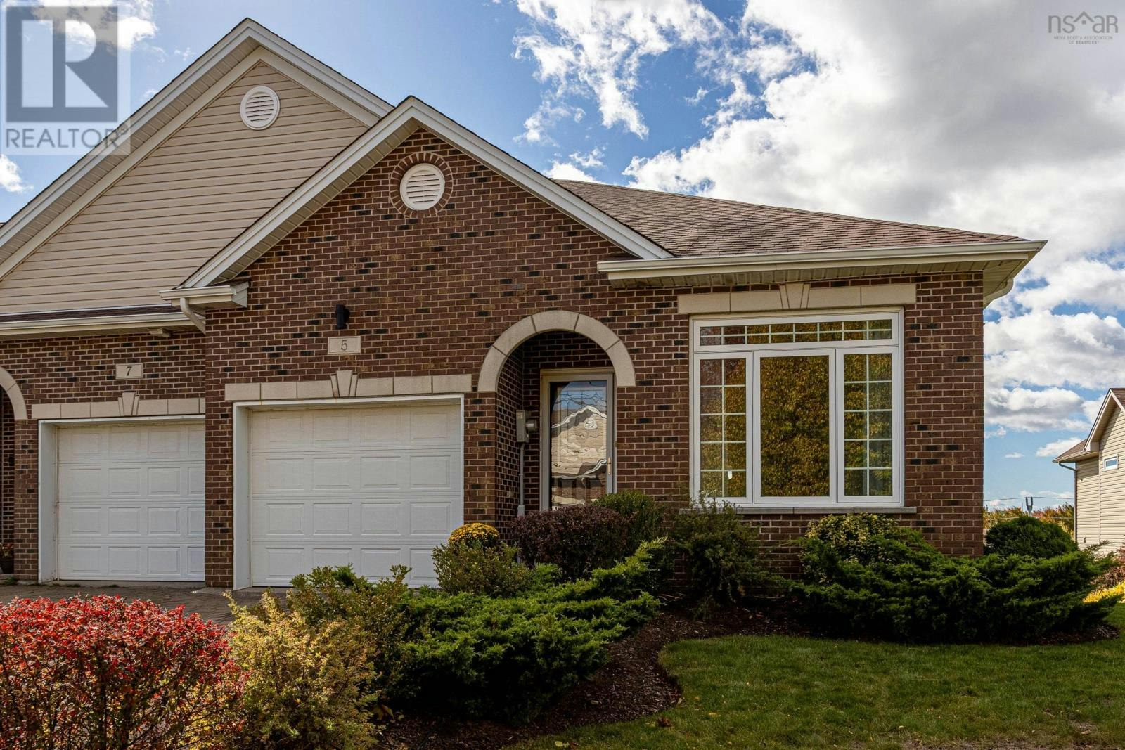 5 Cloverfield Court, Dartmouth, NS, B2W 0E6