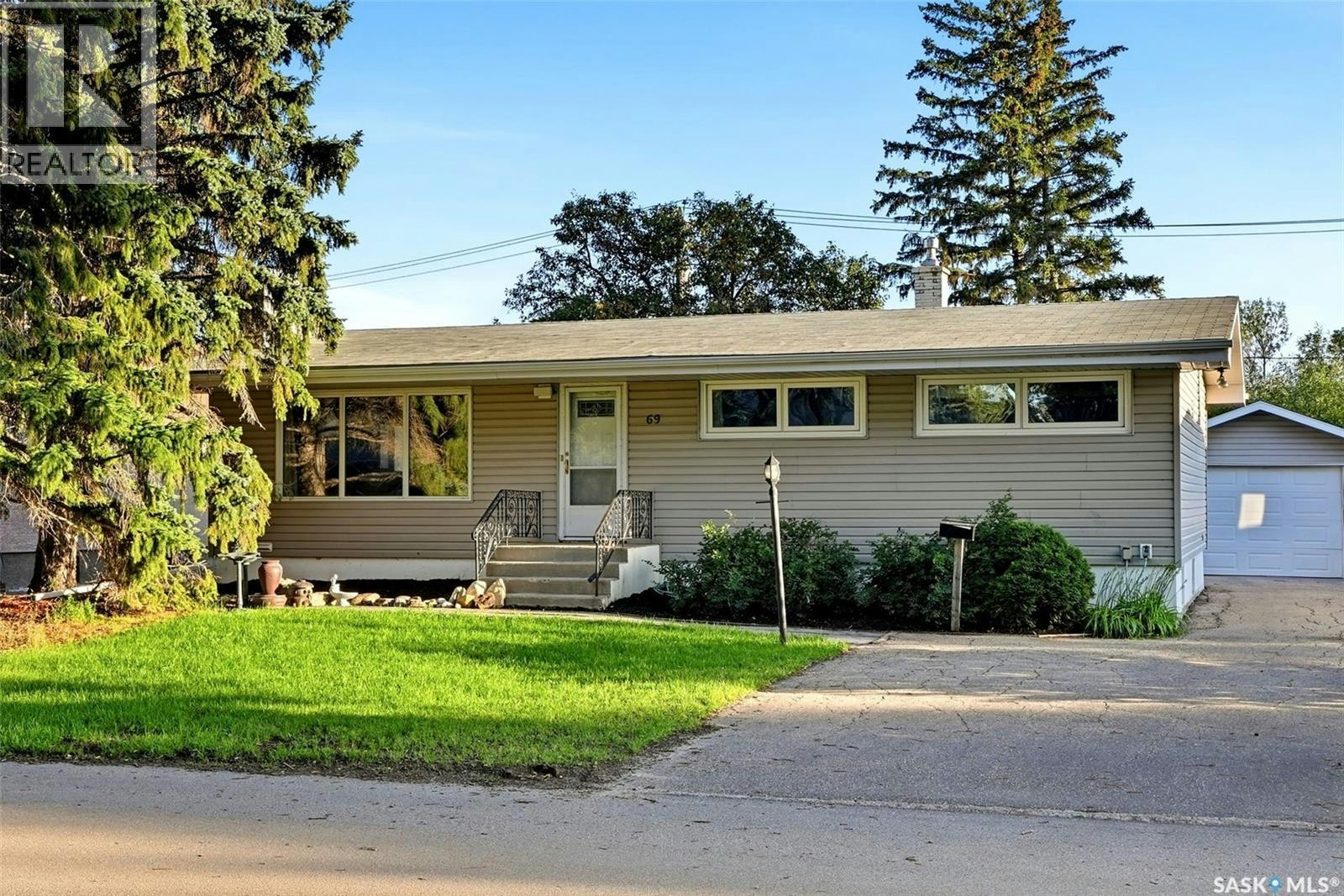 69 Darke Crescent, Regina, SK, S4S 3Y1