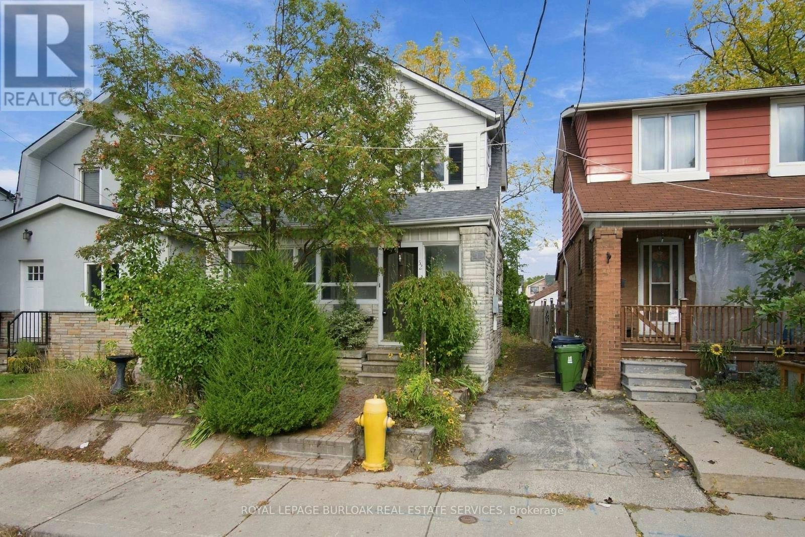 52 Craydon Avenue, Toronto, ON, M6M 2C7