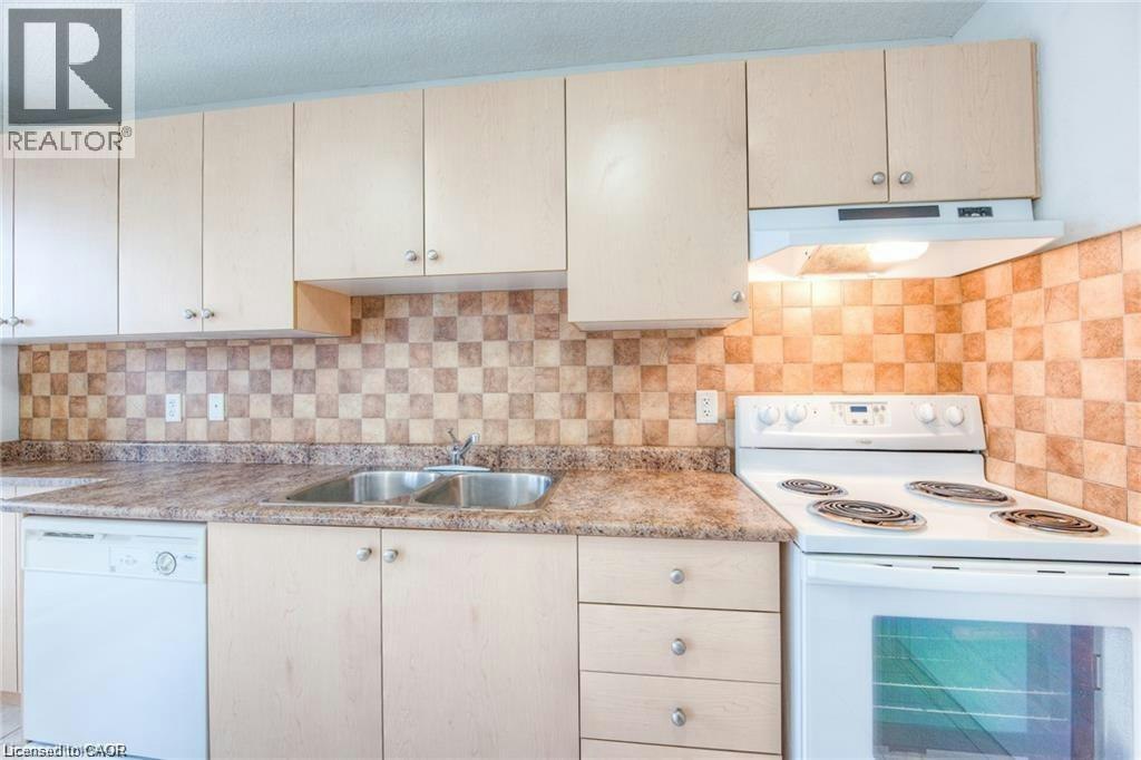 A7-12 Holborn Drive, Kitchener, ON, N2A 0A4 - 12