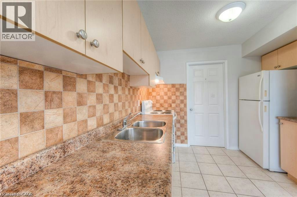 A7-12 Holborn Drive, Kitchener, ON, N2A 0A4 - 11