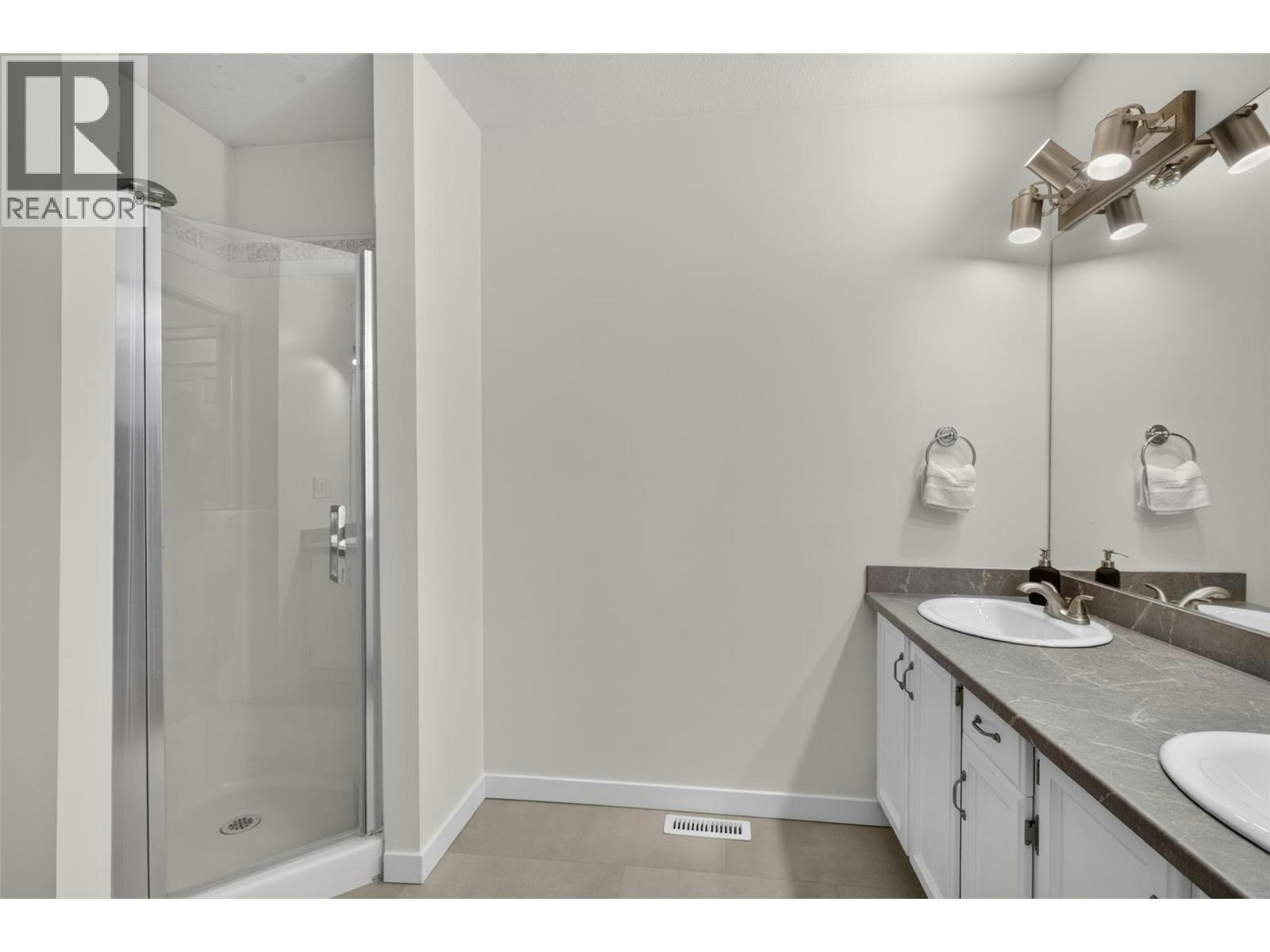 10-1853 Edgehill Avenue, Kelowna, BC, V1V 1X8 - 22