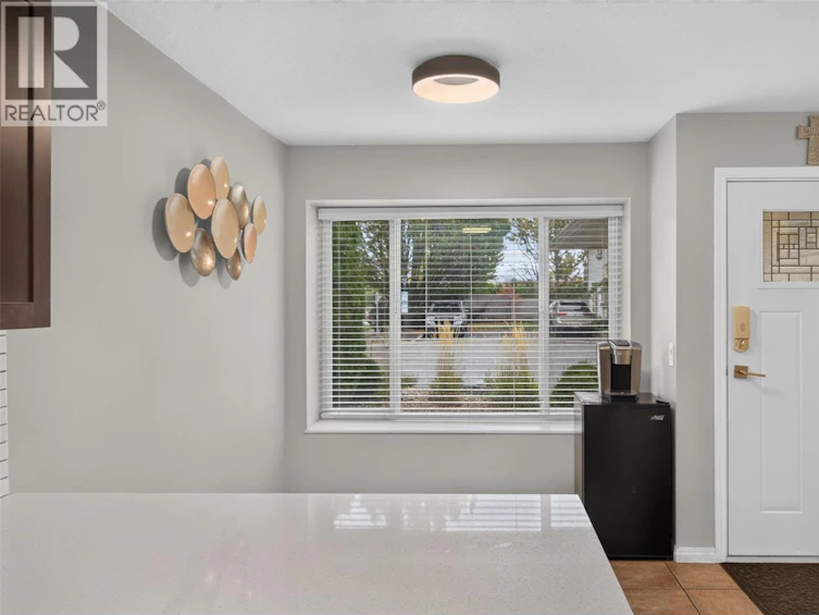 10-1853 Edgehill Avenue, Kelowna, BC, V1V 1X8 - 7