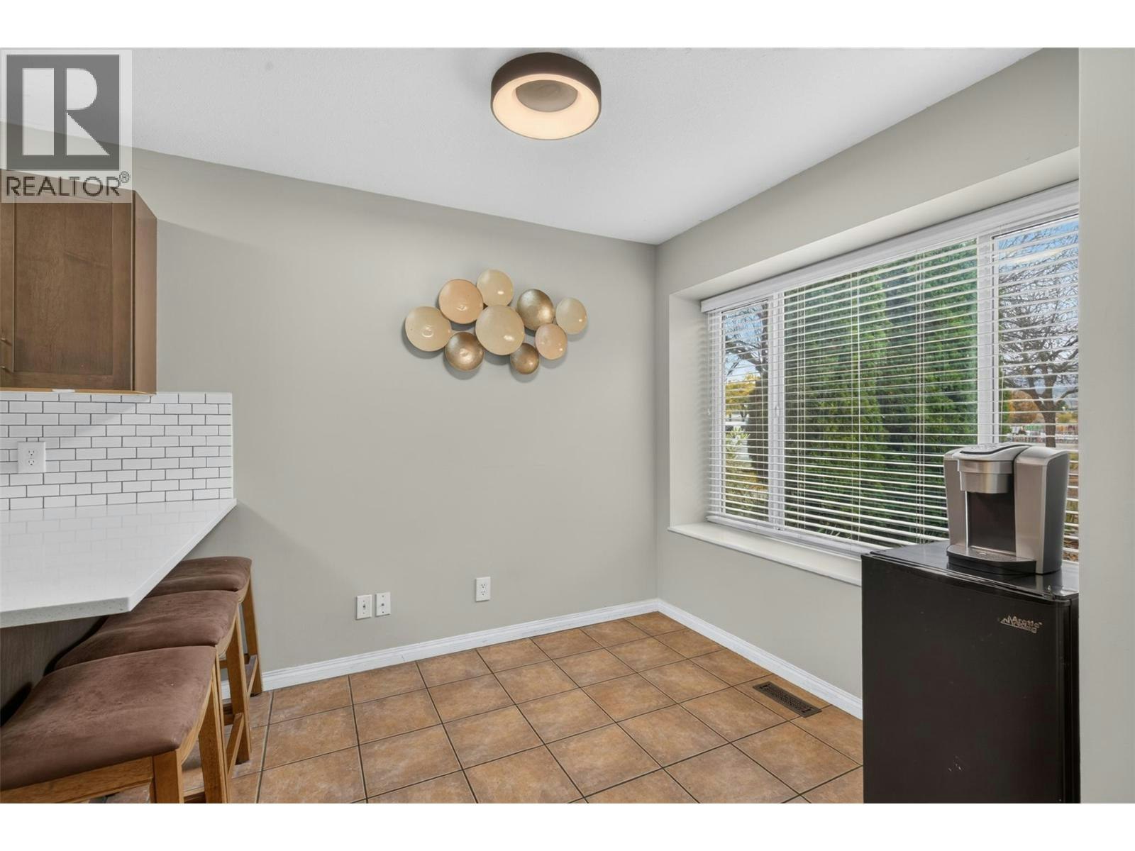 10-1853 Edgehill Avenue, Kelowna, BC, V1V 1X8 - 9