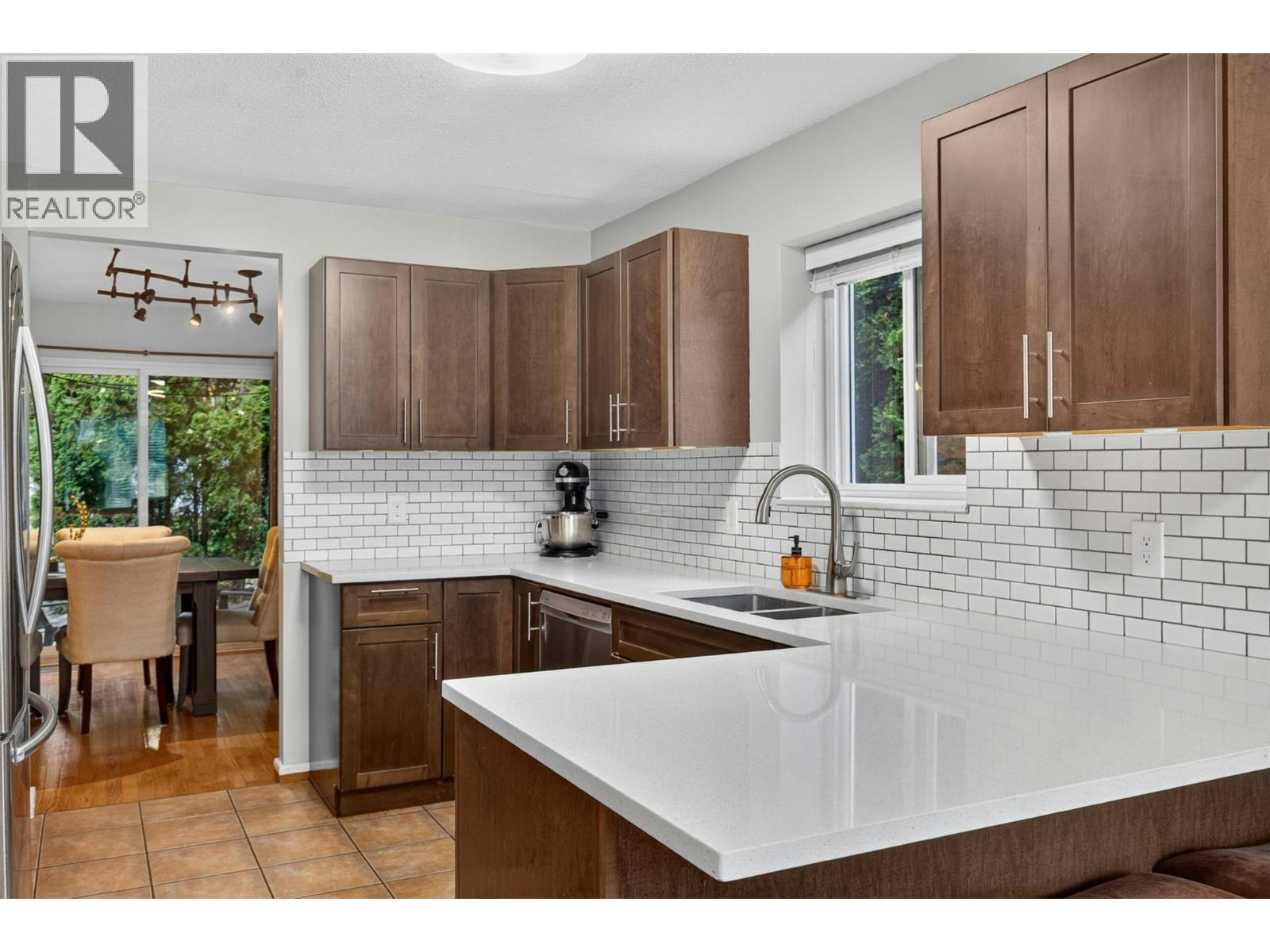 10-1853 Edgehill Avenue - 5
