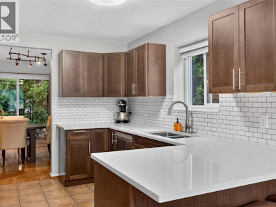10-1853 Edgehill Avenue - 5