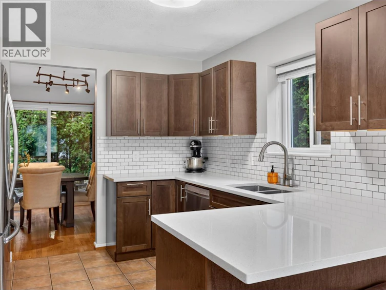 10-1853 Edgehill Avenue, Kelowna, BC, V1V 1X8 - 5