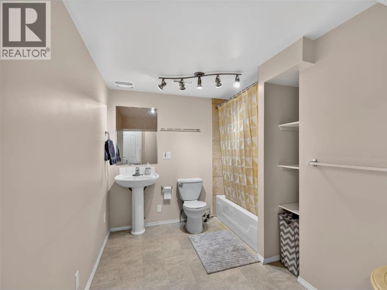 10-1853 Edgehill Avenue, Kelowna, BC, V1V 1X8 - 32