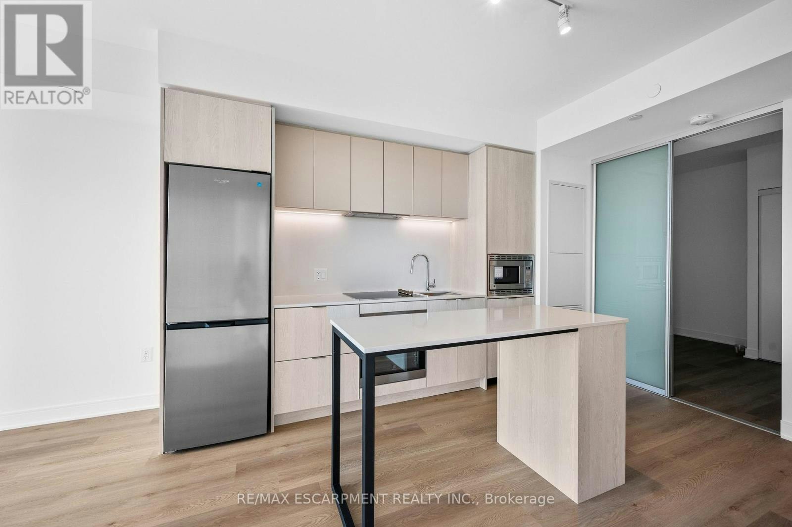 1016-86 Dundas Street E, Mississauga, ON, L5A 1W4 - 4