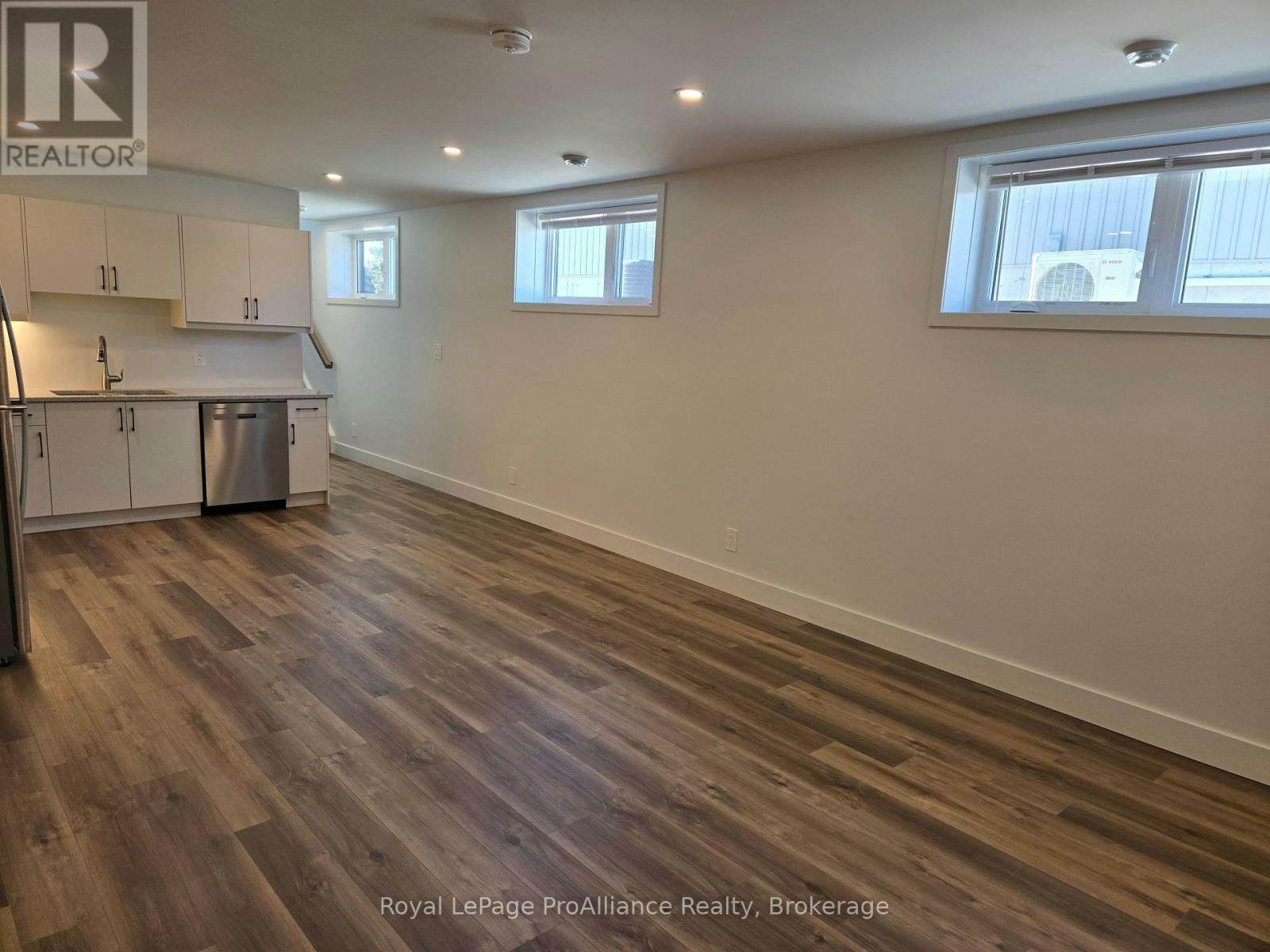B-8 Aldersgate Drive, Belleville, ON, K8P 4G3 - 5