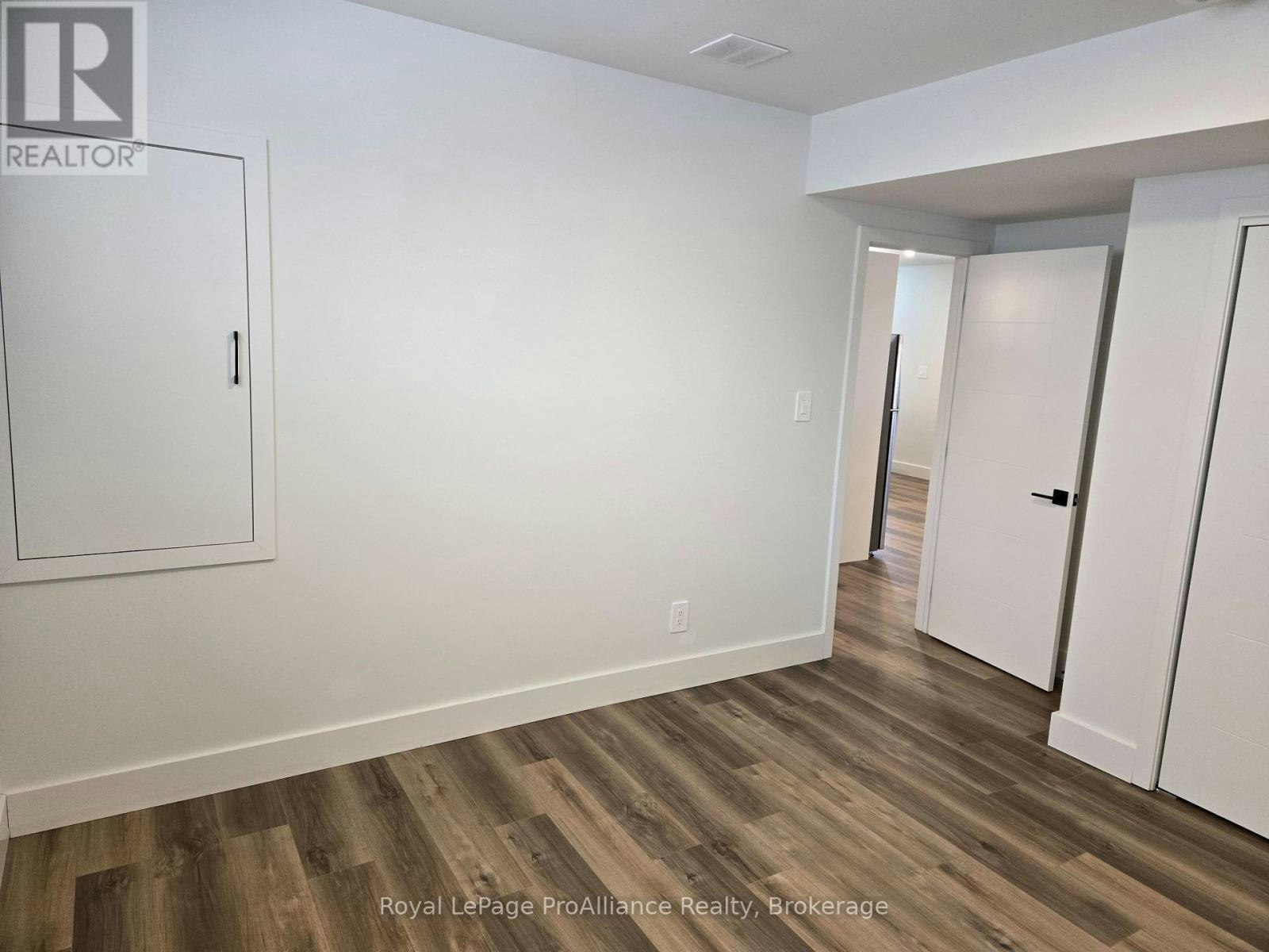 B-8 Aldersgate Drive, Belleville, ON, K8P 4G3 - 11