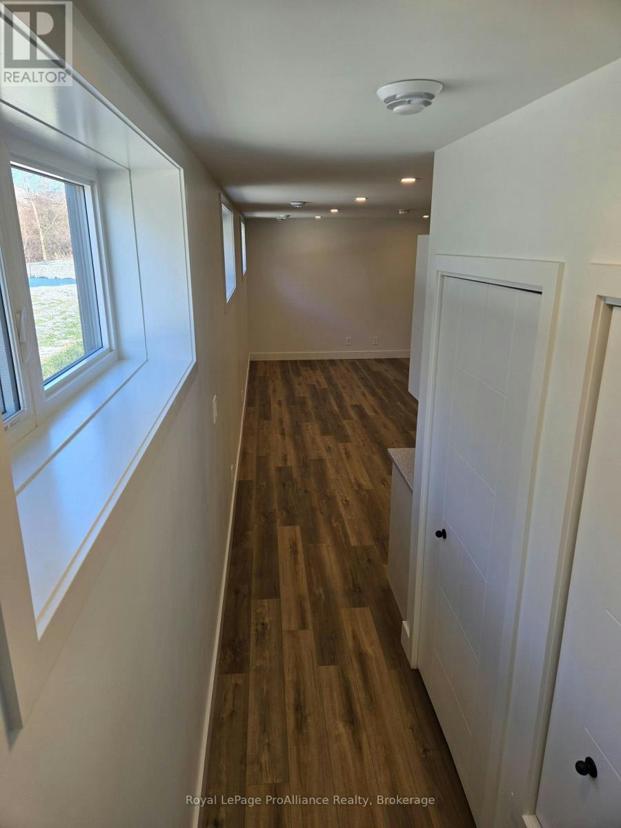 B-8 Aldersgate Drive, Belleville, ON, K8P 4G3 - 4