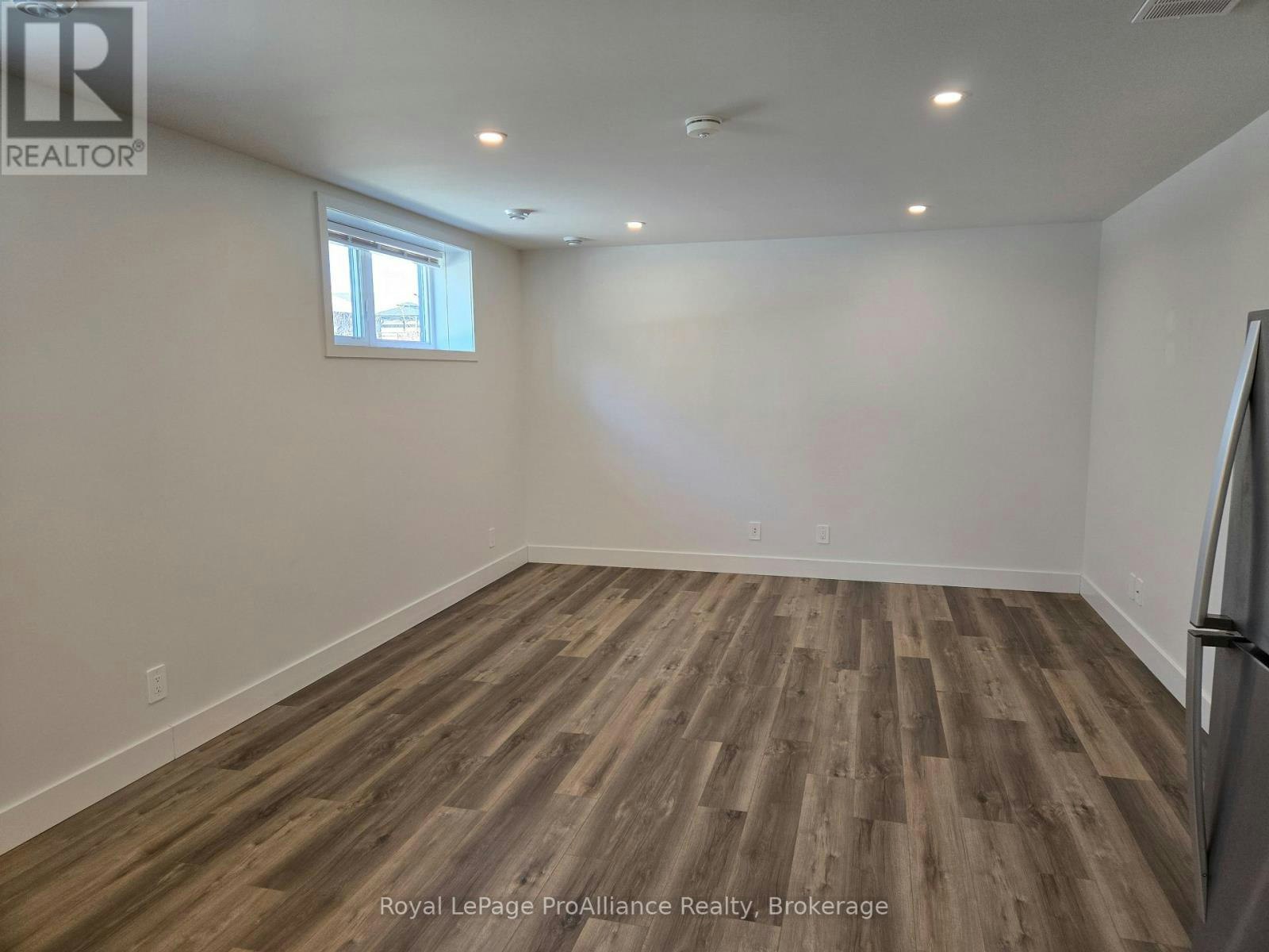 B-8 Aldersgate Drive, Belleville, ON, K8P 4G3 - 8
