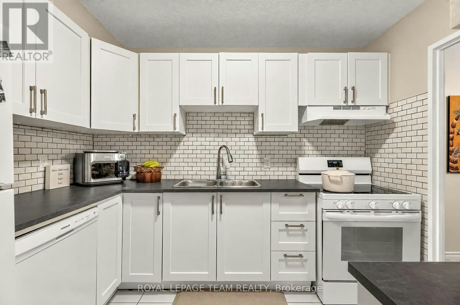 107-515 St. Laurent Boulevard, Ottawa, ON, K1K 3X5 - 8