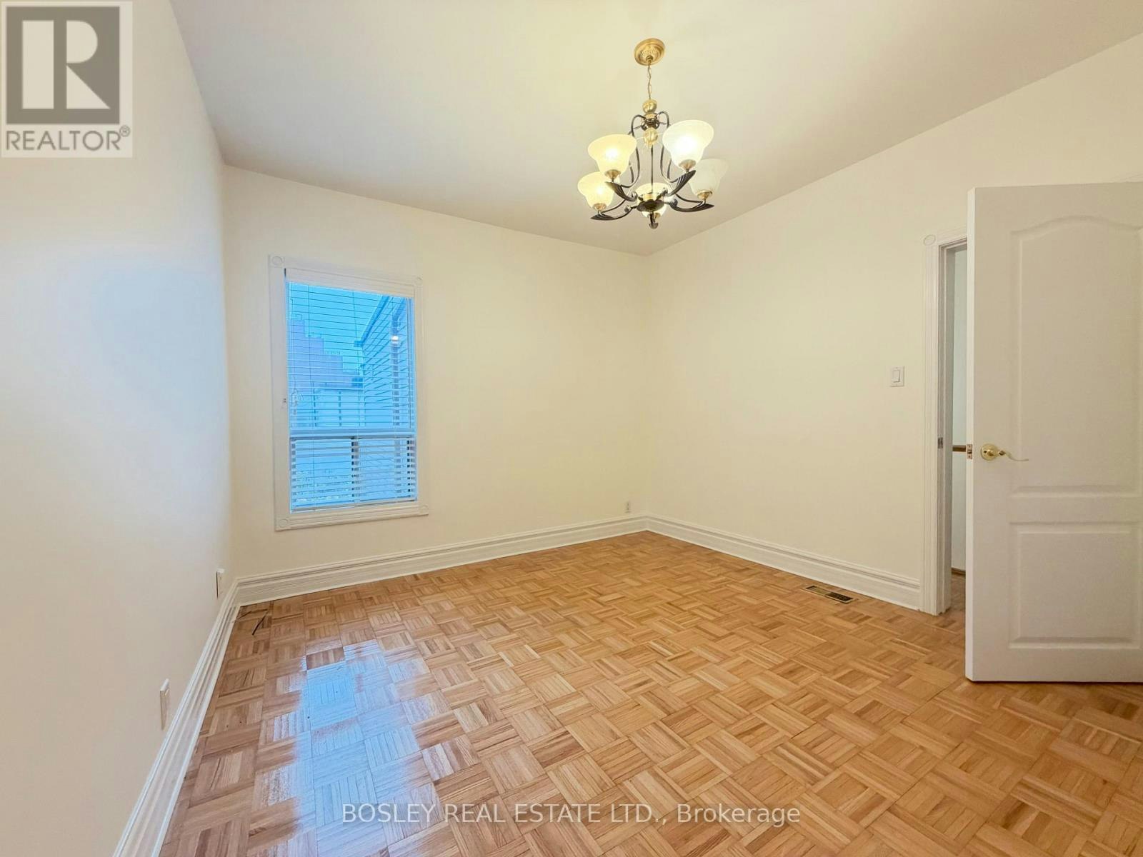 UPPER-260 Ossington Avenue, Toronto, ON, M6J 3A2 - 16