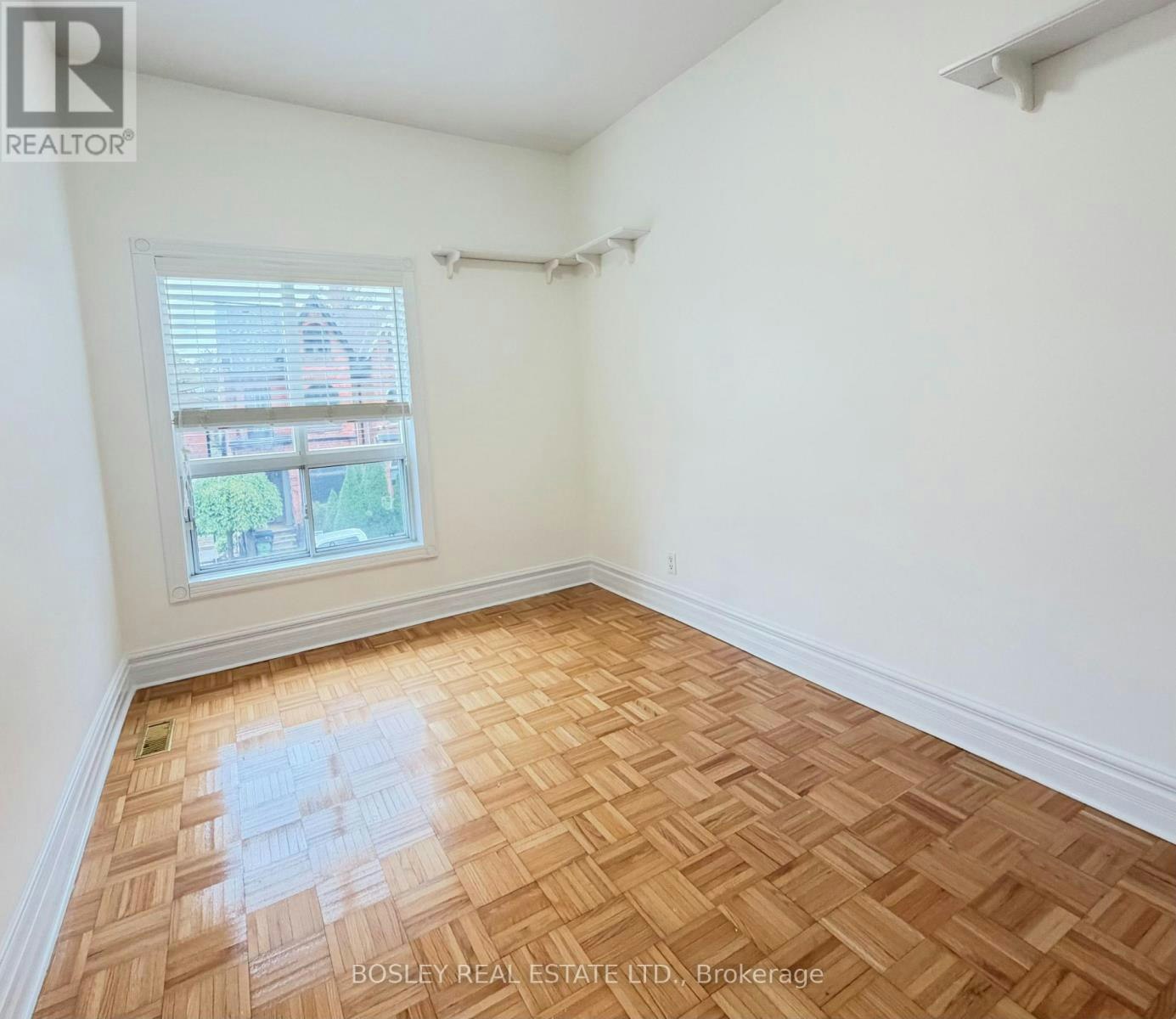 UPPER-260 Ossington Avenue, Toronto, ON, M6J 3A2 - 12