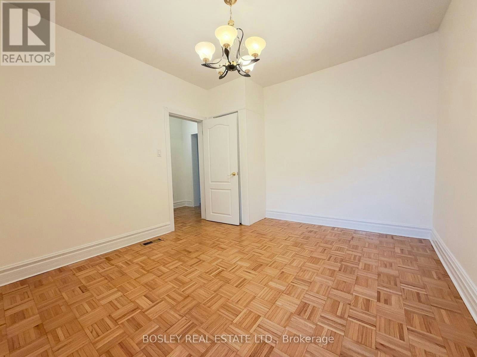 UPPER-260 Ossington Avenue, Toronto, ON, M6J 3A2 - 15