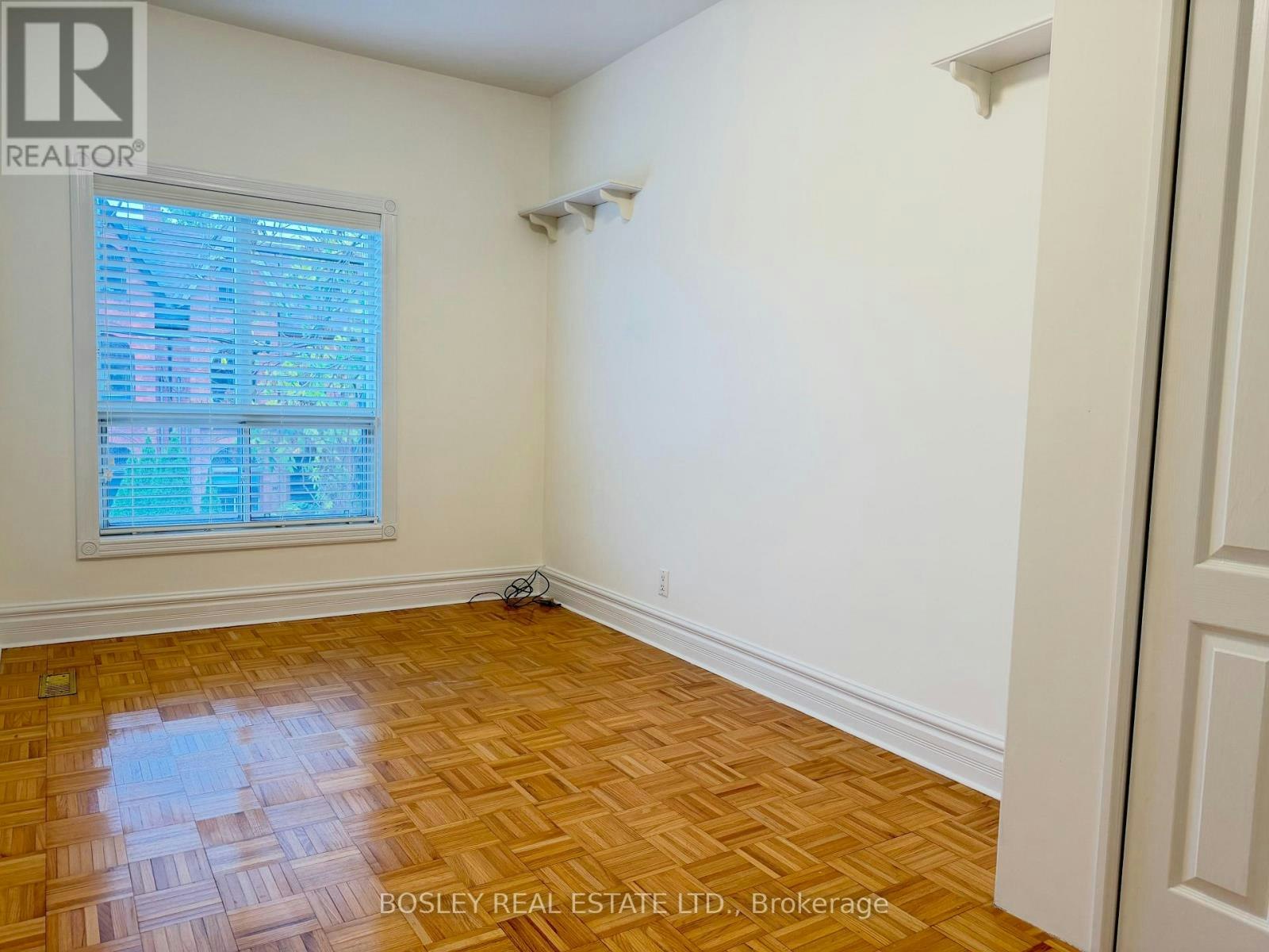 UPPER-260 Ossington Avenue, Toronto, ON, M6J 3A2 - 9