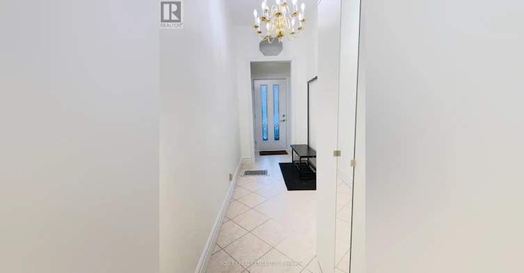 UPPER-260 Ossington Avenue, Toronto, ON, M6J 3A2 - 2