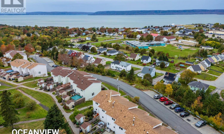 521 Harbour View Crescent