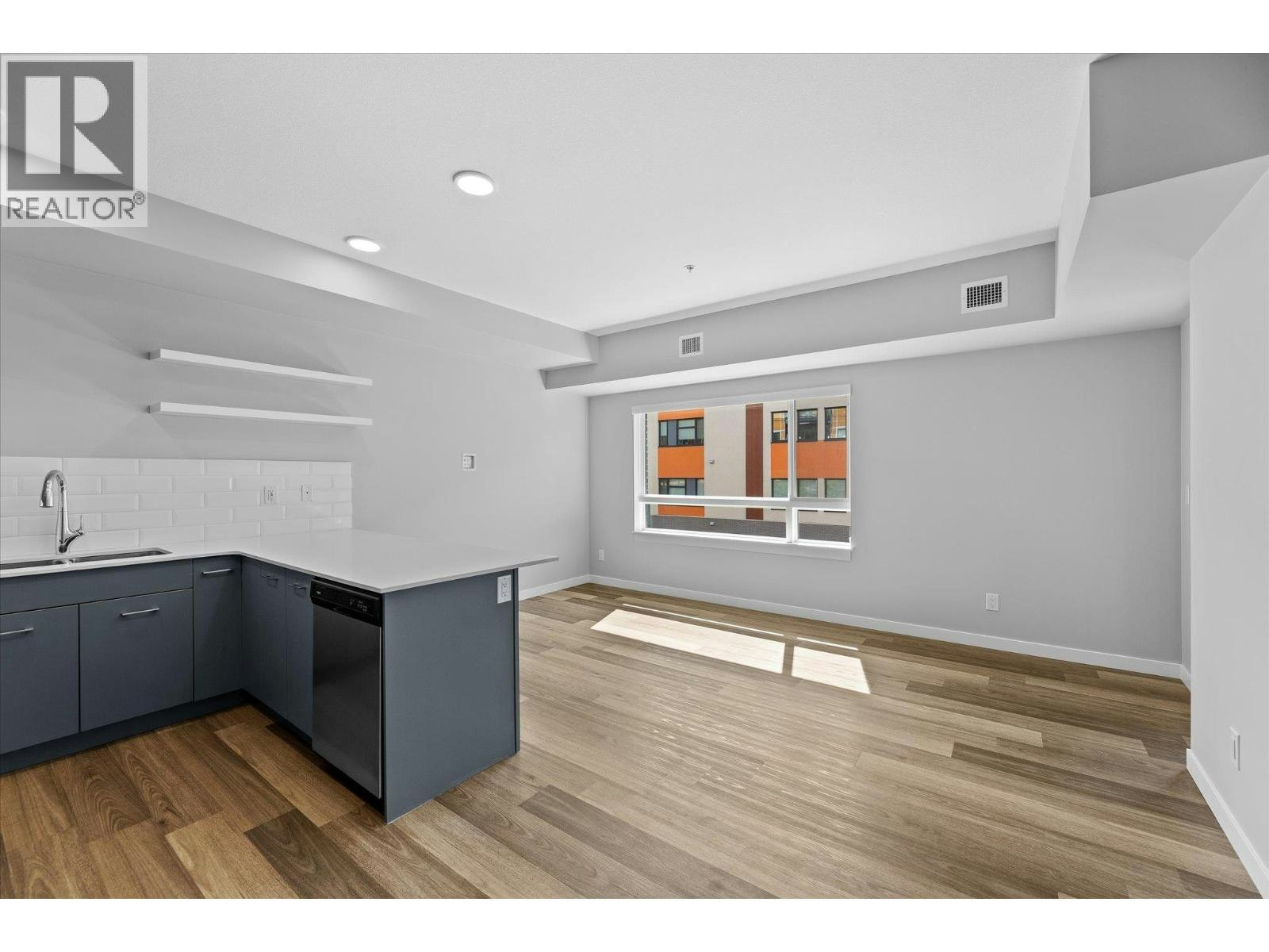 210-722 Valley Road, Kelowna, BC, V1V 0E2 - 4