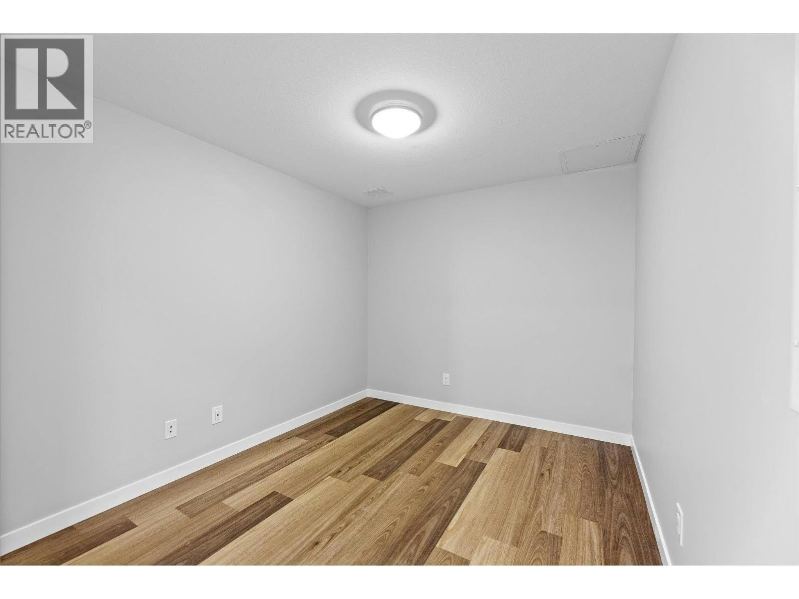210-722 Valley Road, Kelowna, BC, V1V 0E2 - 20