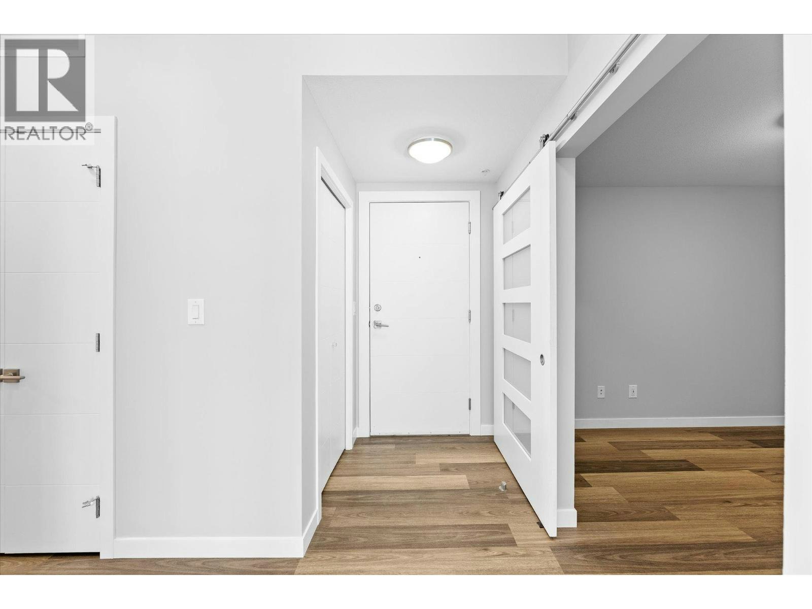 210-722 Valley Road, Kelowna, BC, V1V 0E2 - 3