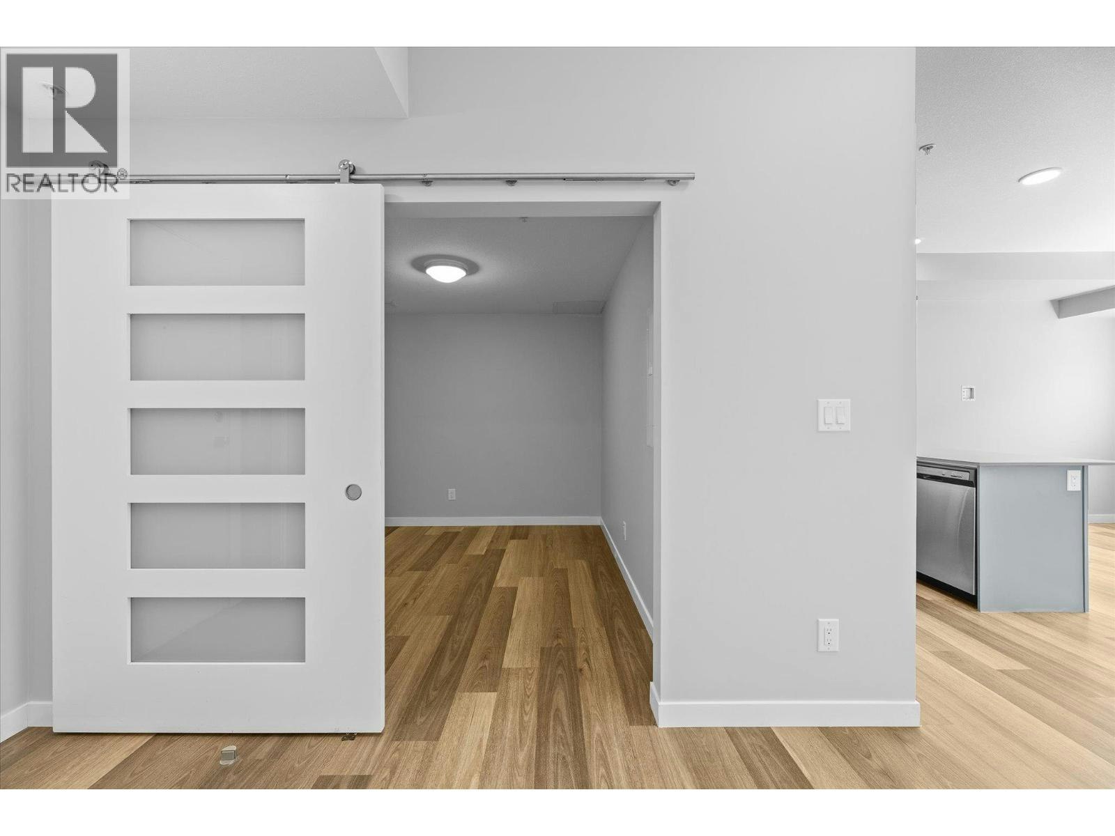210-722 Valley Road, Kelowna, BC, V1V 0E2 - 19