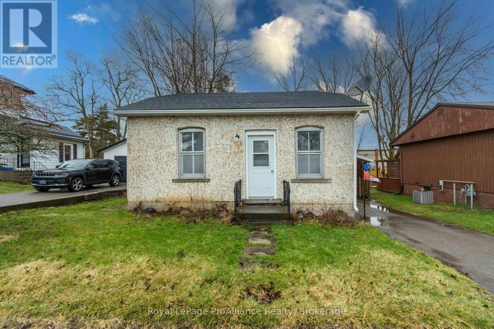 12 Albert Road, Quinte West, ON, K0K 2C0 - 3