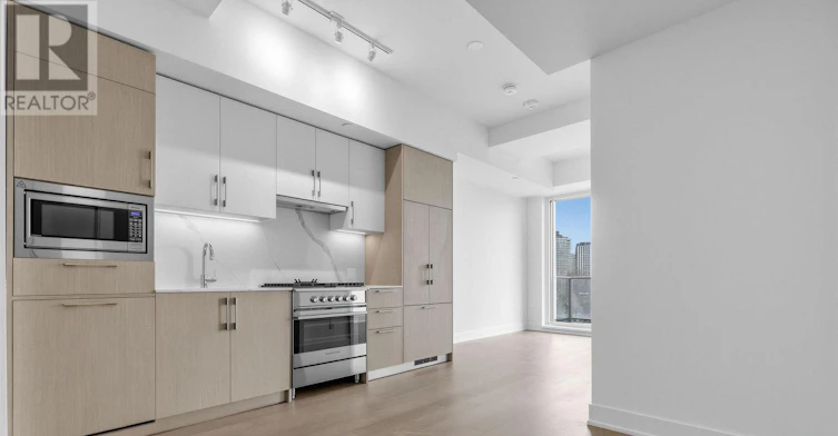 705-8 Manor Road W, Toronto, ON, M4S 0E6