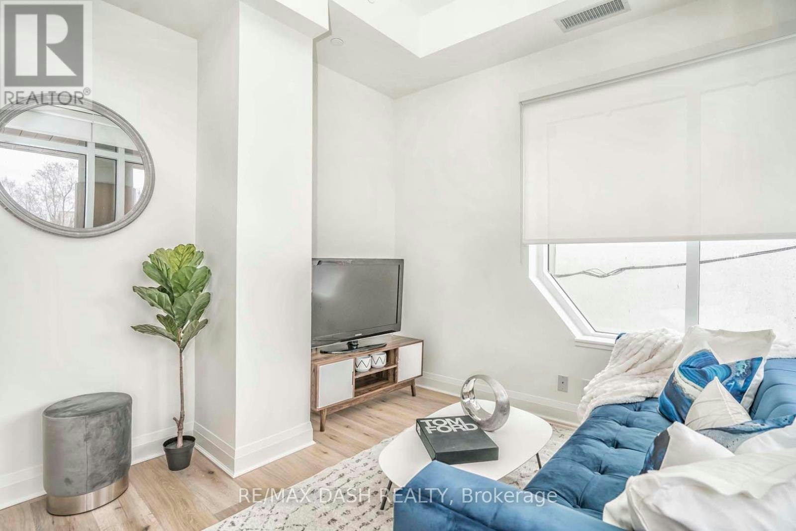 205-151 Avenue Road, Toronto, ON, M5R 2H7 - 12