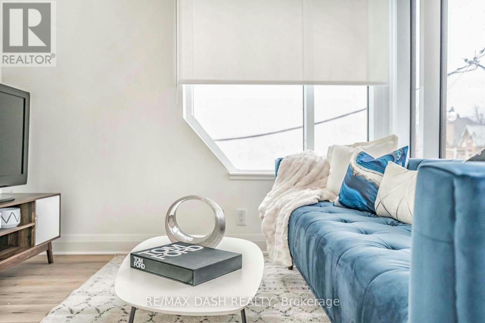 205-151 Avenue Road, Toronto, ON, M5R 2H7 - 14